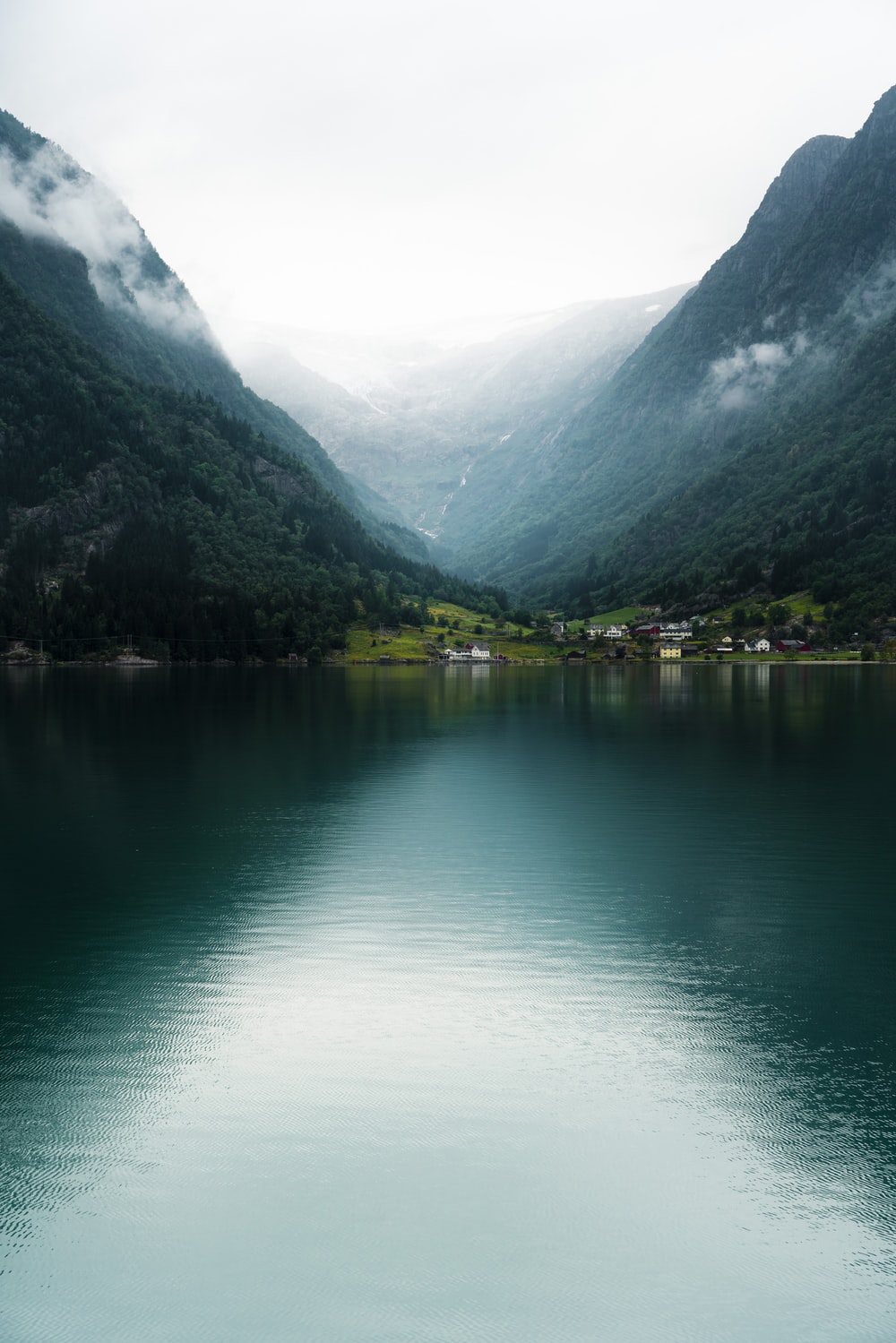 唯美绿色挪威风景图片
