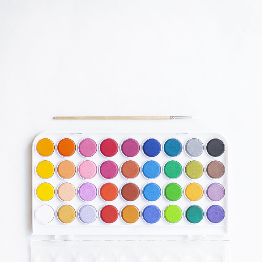 36色水彩顏料盒顏色擺放圖片