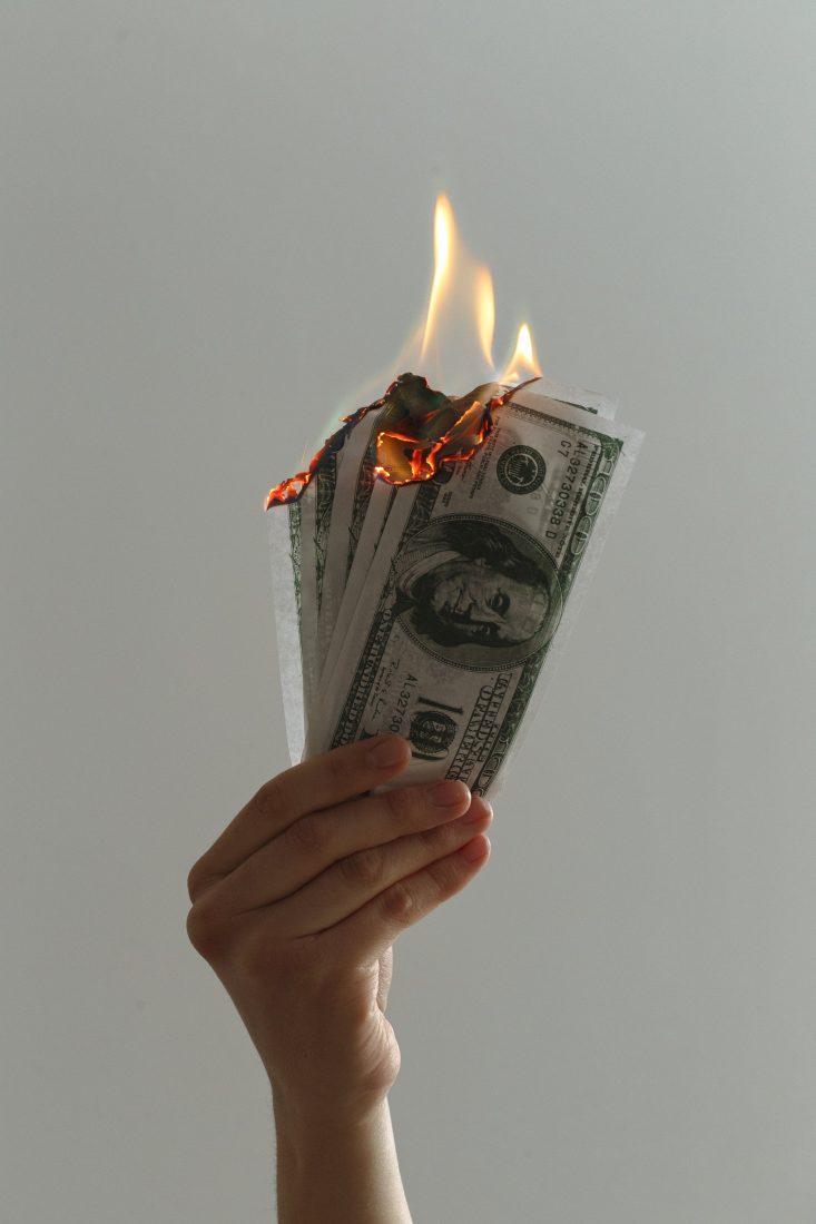 燃烧的美元图片