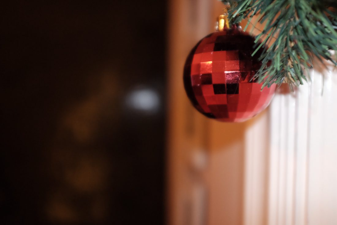 圣诞节红铃铛装饰图片