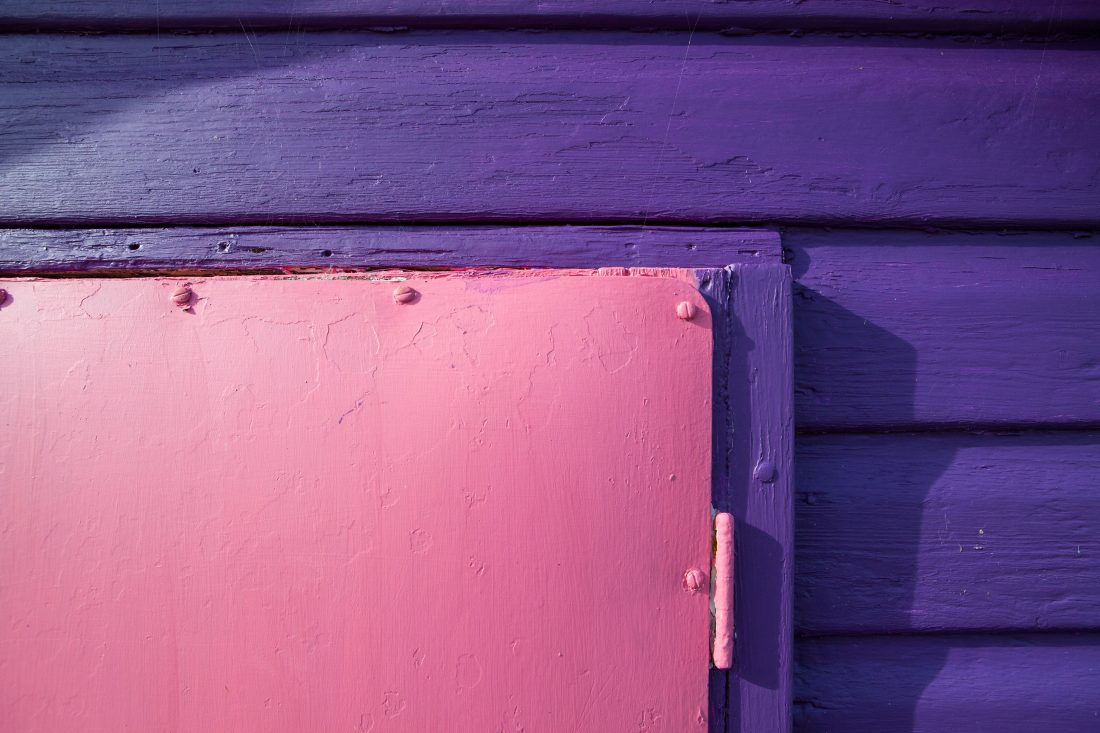 紫色抽象艺术绘画木板图片