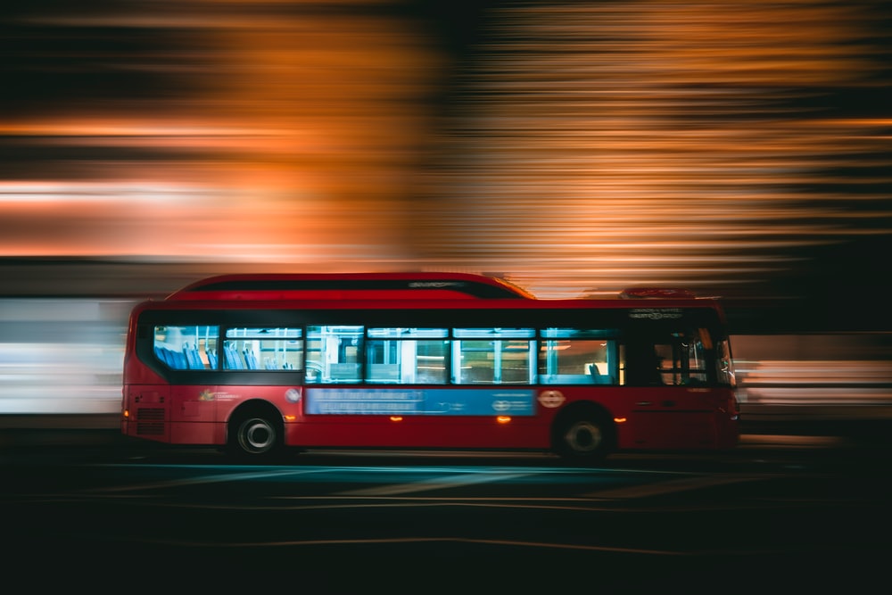 红色抽象艺术公交车交通图片