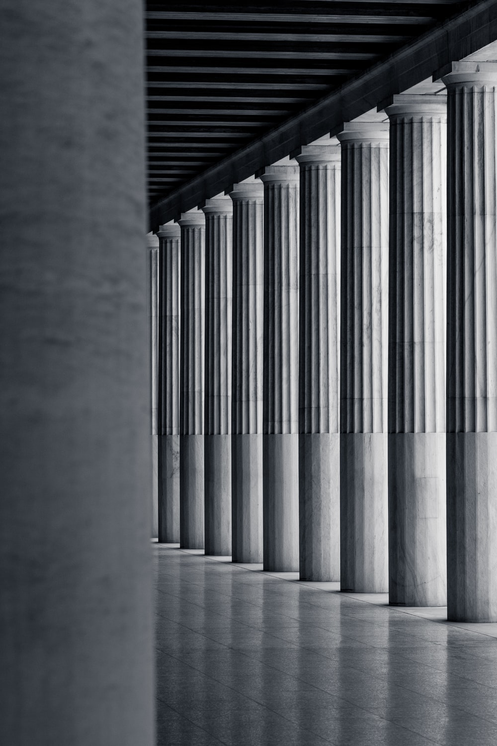 雅典柱子建筑特写图片