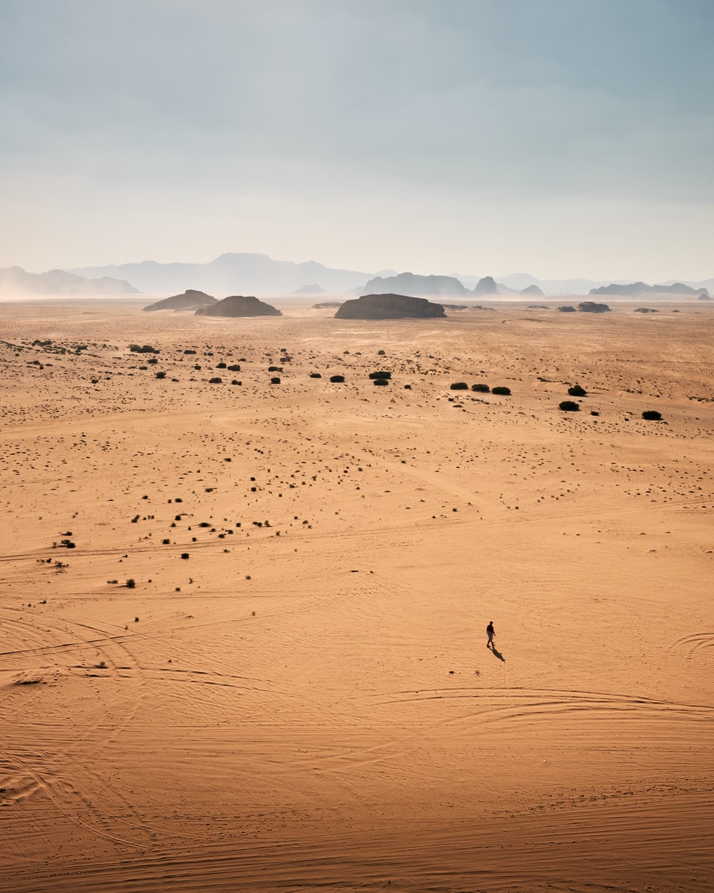广袤的沙漠图片