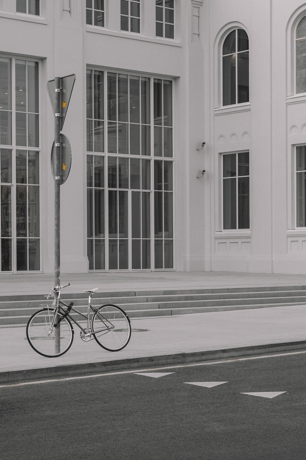 街道上的自行车风景图片素材