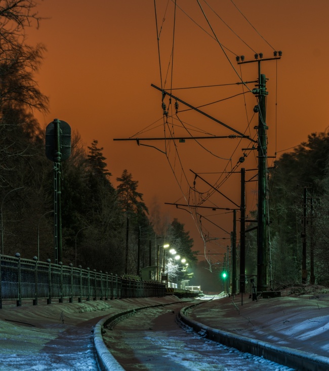 铁路夜晚景观图片