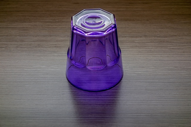紫色塑料杯子图片