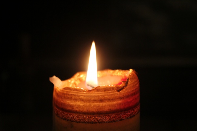 燃烧蜡烛火焰图片