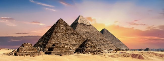 宏伟埃及金字塔图片