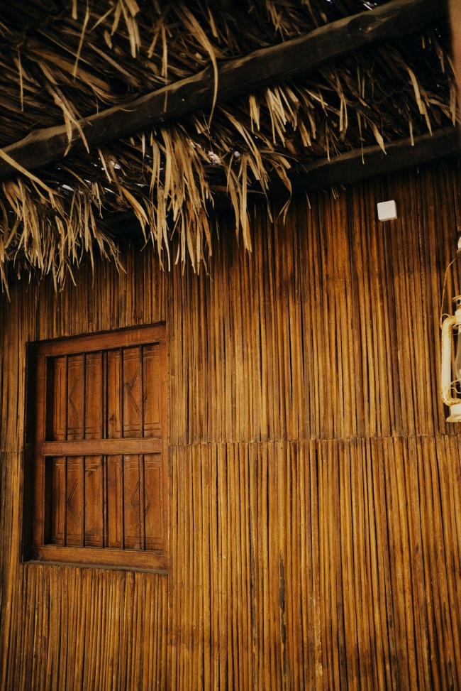老房子竹子结构墙面图片