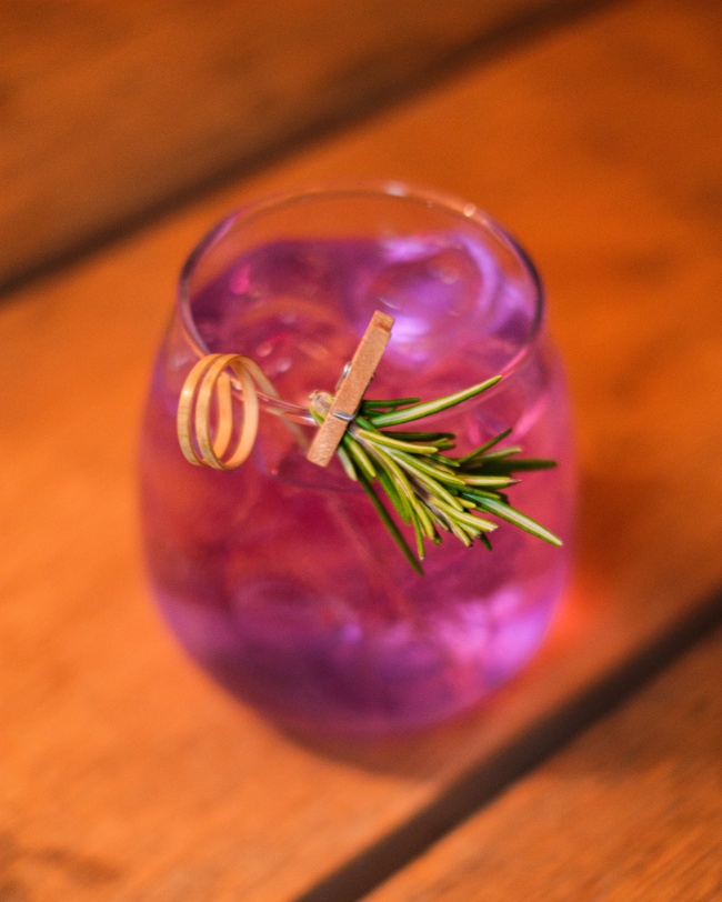 紫罗兰色饮料图片
