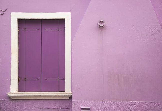 紫色木窗图片