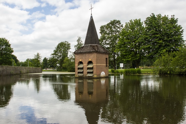荷兰尖塔教堂图片