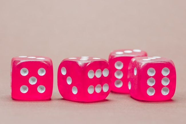 粉色骰子图片