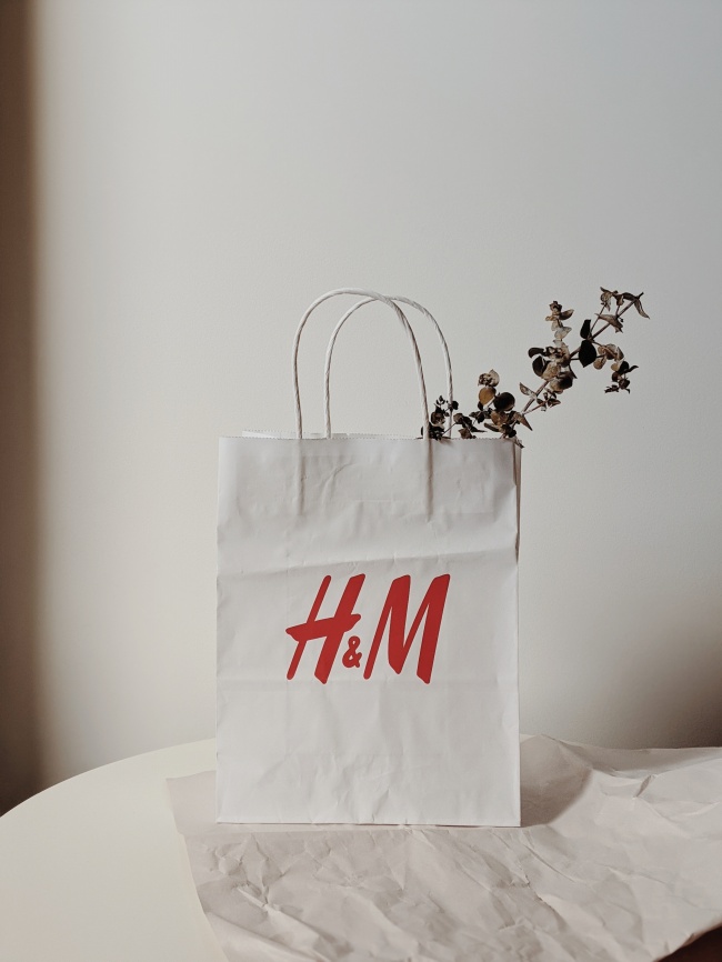 H&M白色环保纸袋图片