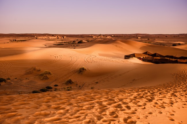 沙漠村落图片