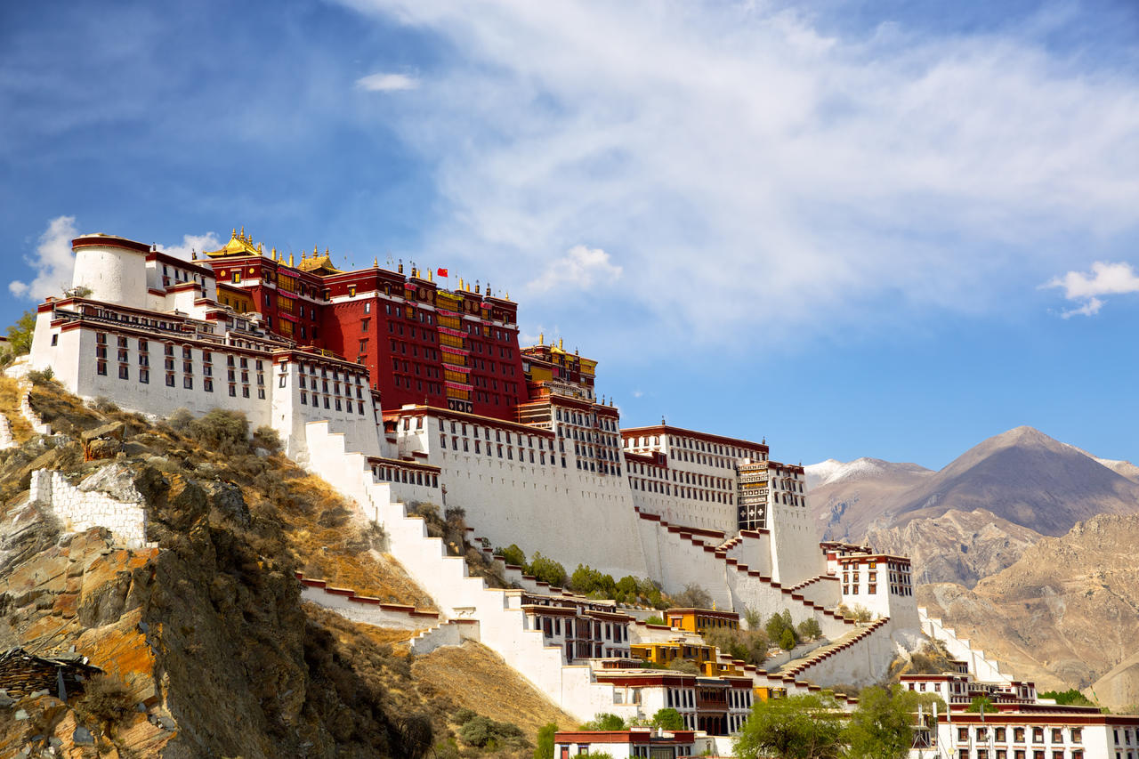 西藏拉萨的波塔拉宫西藏旅游风景图